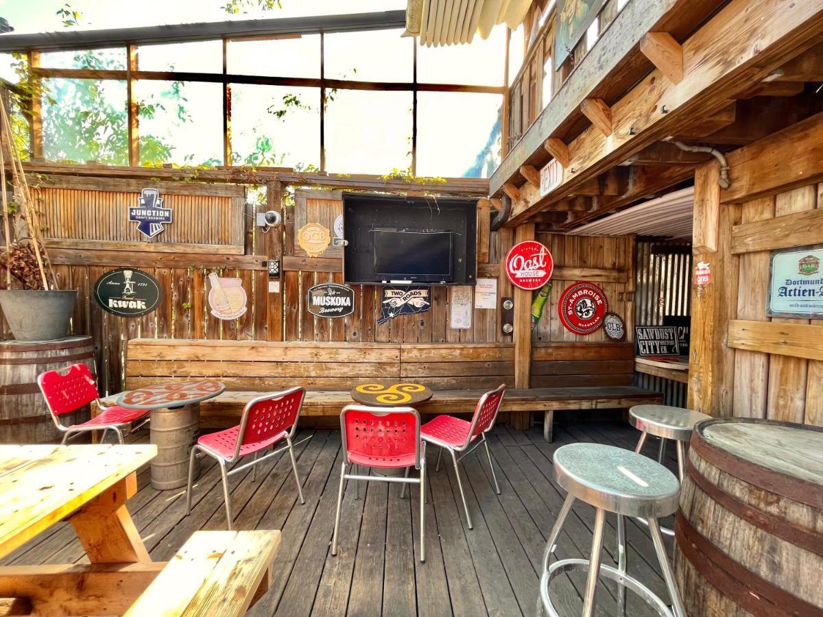 The Only Backpacker'S Inn (Adults Only) Toronto Exterior photo
