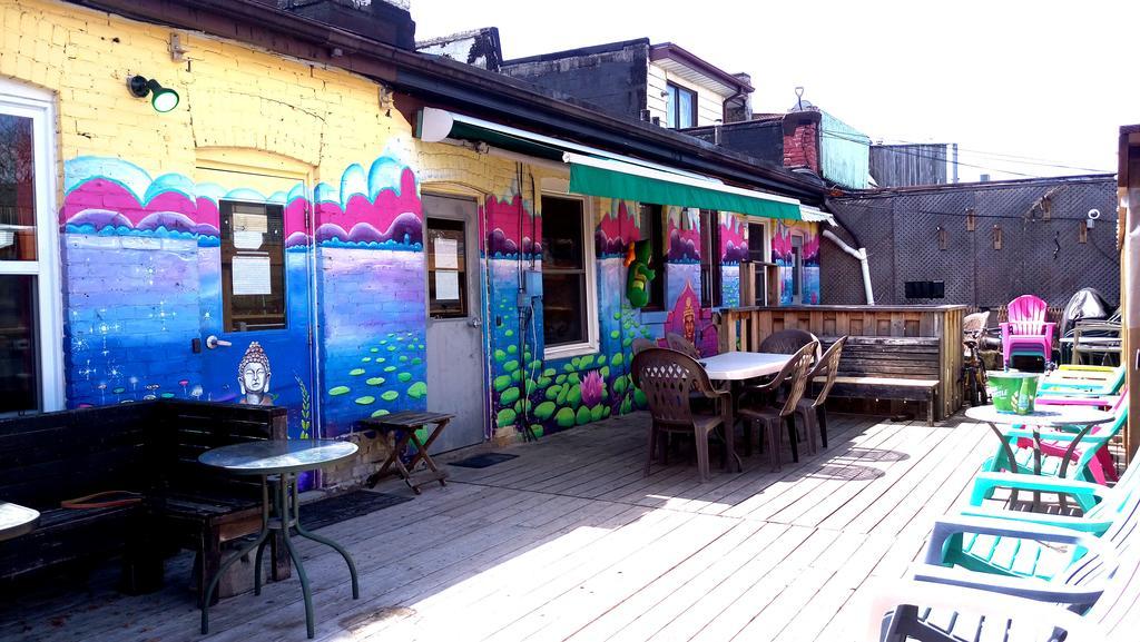 The Only Backpacker'S Inn (Adults Only) Toronto Exterior photo