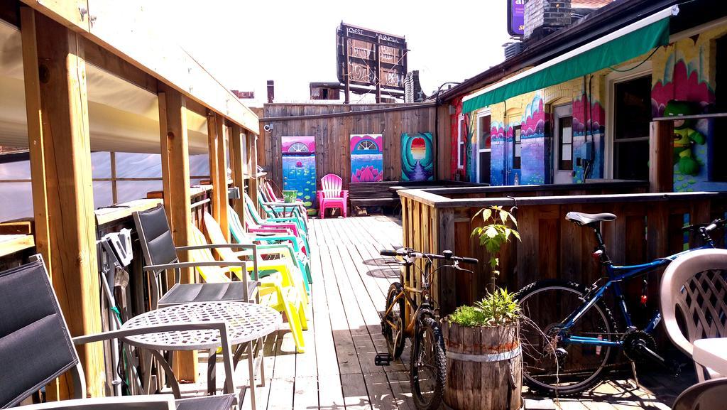 The Only Backpacker'S Inn (Adults Only) Toronto Exterior photo